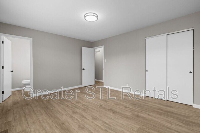 Building Photo - 702 Boca Chica Dr