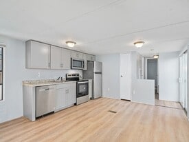 Building Photo - 51 Cushion Pl