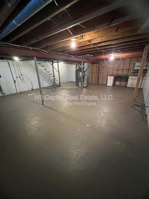 Building Photo - 416 S Main St