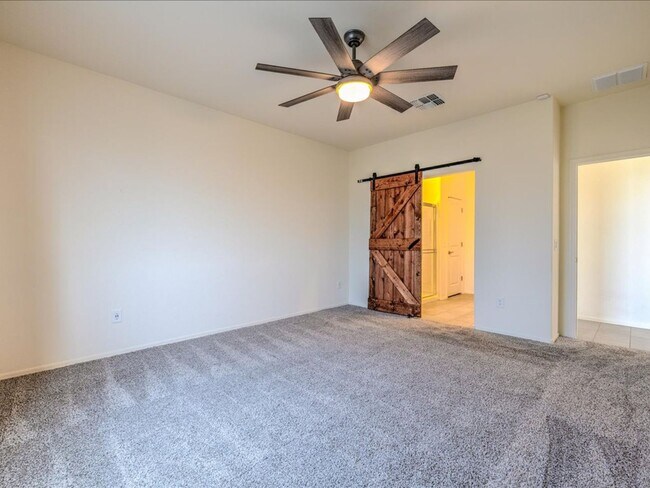 Building Photo - 11328 S Weismann Dr
