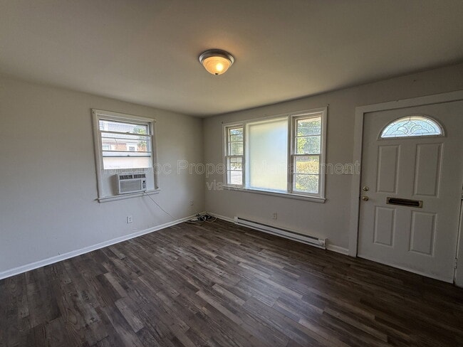 Building Photo - 1500 Airport Ave