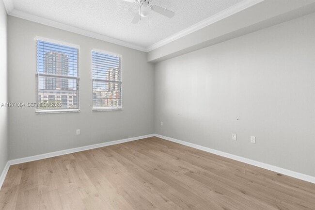 Building Photo - 533 NE 3rd Ave