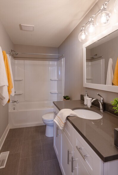 Building Photo - 625 3rd St NW