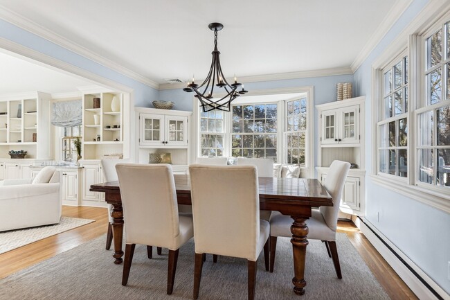 Dining Room - 4 Ivanhoe Ln