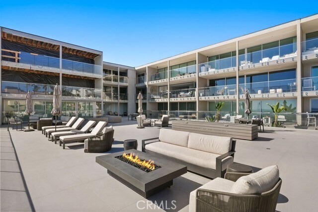 Building Photo - 1585 S Coast Hwy