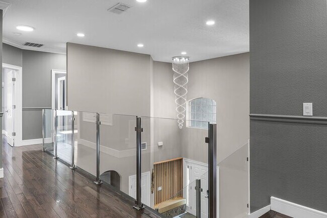 Building Photo - Fully Remodeled 5/4 Art Deco-Inspired Home...