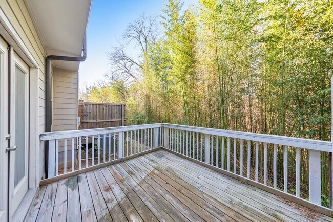 Building Photo - 342 Braemore Mill Dr