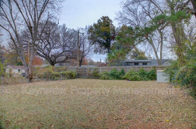 Building Photo - 4641 S Troost Ave