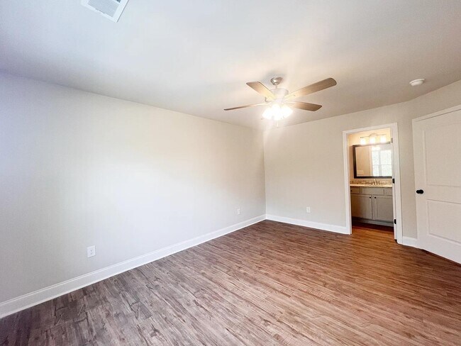 Building Photo - 106 Keel Ln