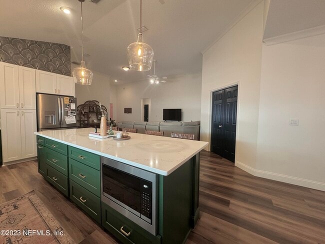 Building Photo - 2010 Paradise Oaks Ct