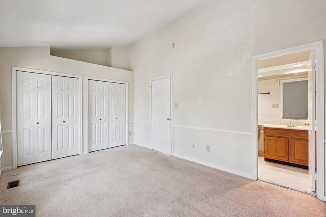 Building Photo - 43971 Kitts Hill Terrace