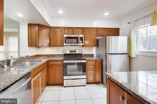 Building Photo - 14100 Oakpointe Dr