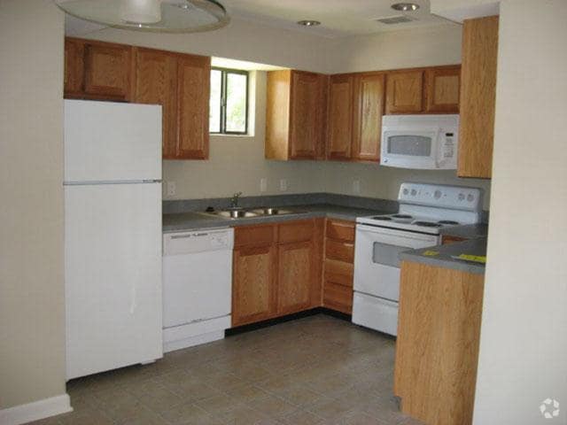 Kitchen - Timberwood Townhomes