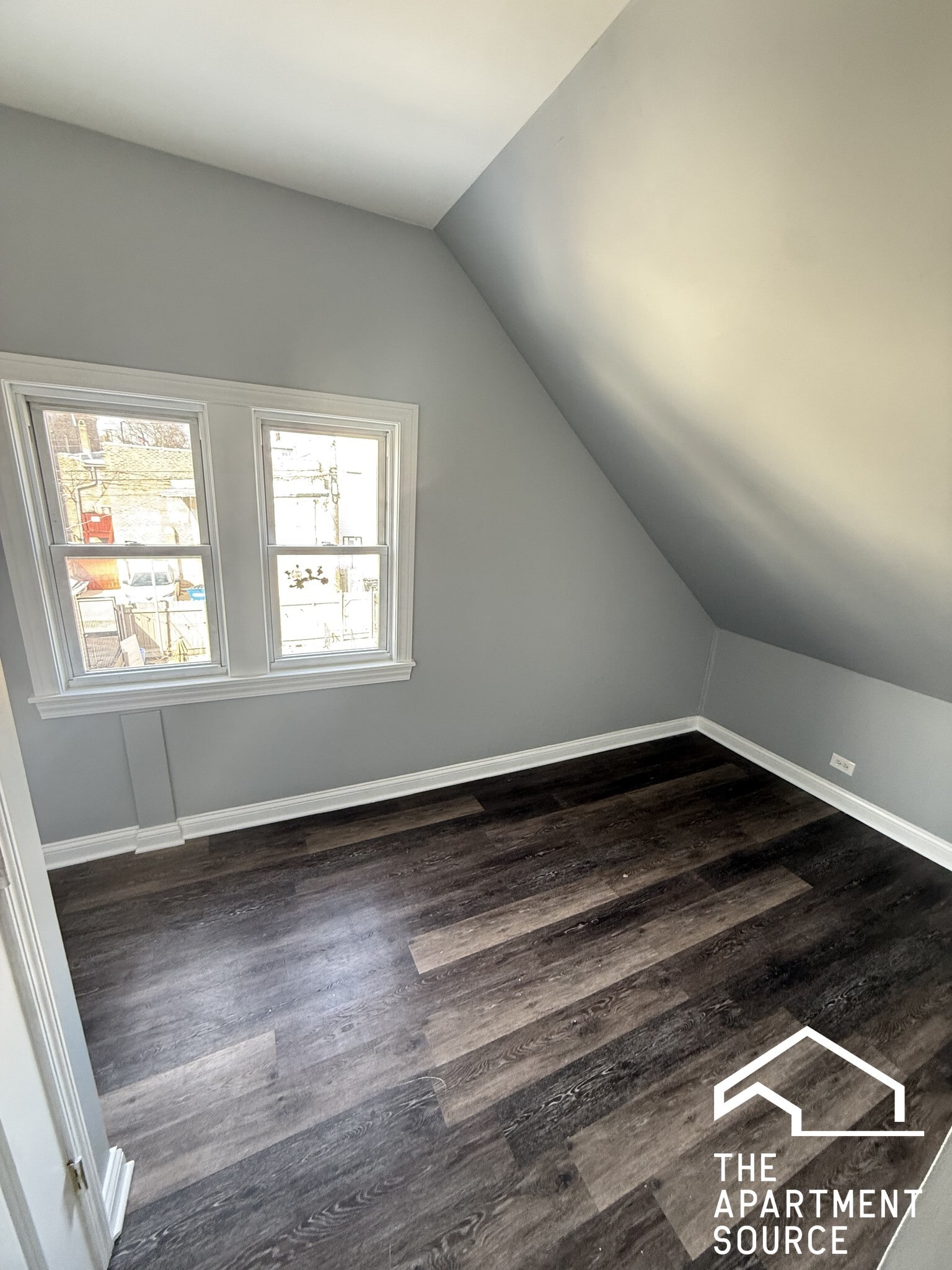 Building Photo - 2014 W 22nd Pl