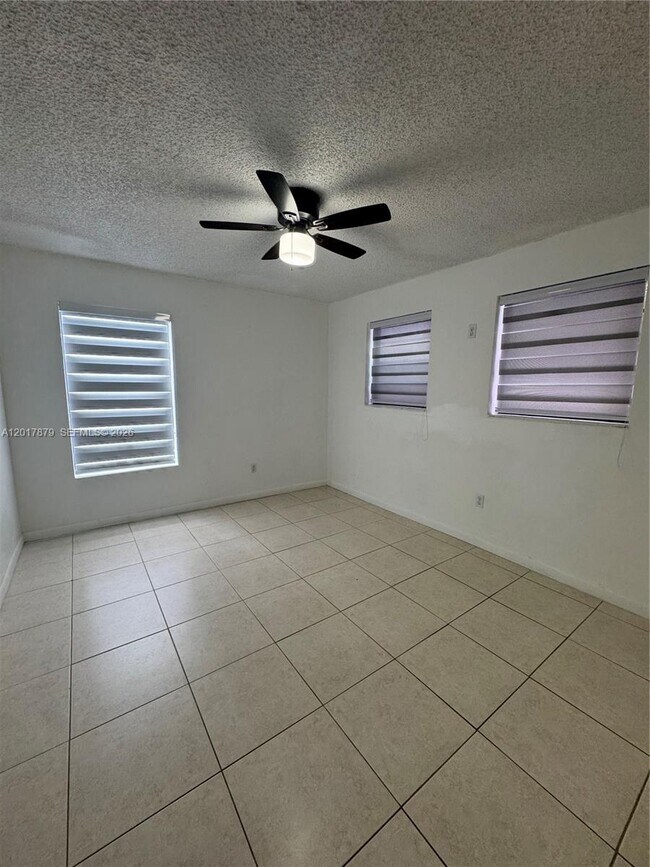Building Photo - 20500 SW 114th Pl