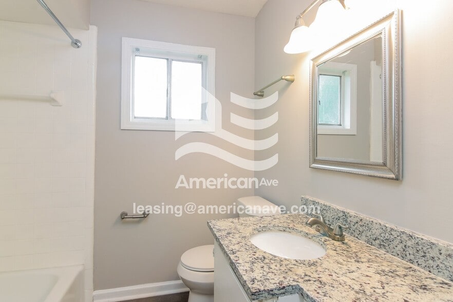 Building Photo - 453 Camden Dr