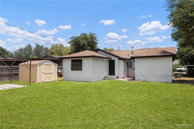 Building Photo - 1305 Quince Ave