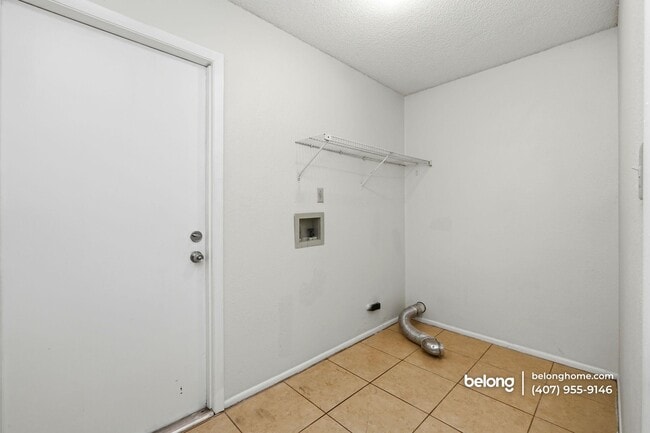 Building Photo - 2542 Davenport Cir