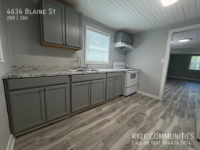 Building Photo - 4634 Blaine St