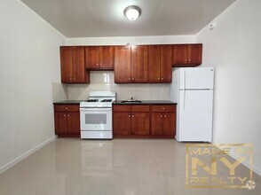 Building Photo - 1 bedroom in SUNNYSIDE NY 11104