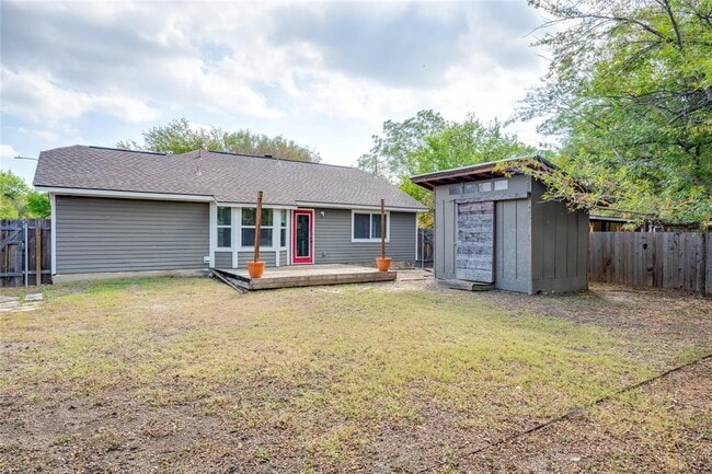 Building Photo - 8700 Soho Dr