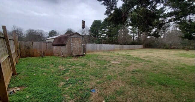 Building Photo - 112 Tres Dr
