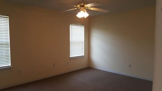 Building Photo - 3-Bed 2-Bath Brick Home located in the Heart of Foley