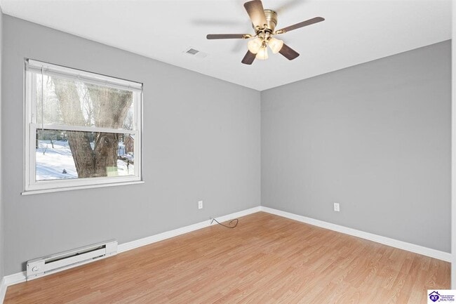 Building Photo - 1045 Greenway Dr
