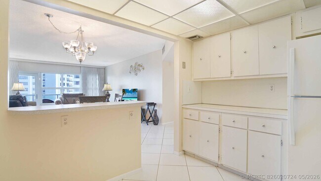 Building Photo - 3550 Galt Ocean Dr