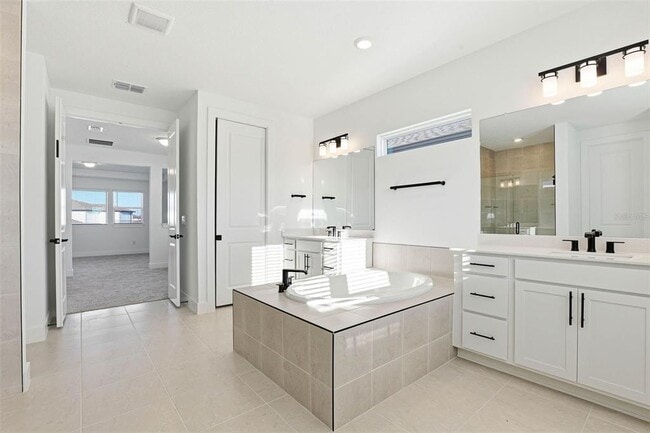 Building Photo - 6962 Jared Oaks Dr