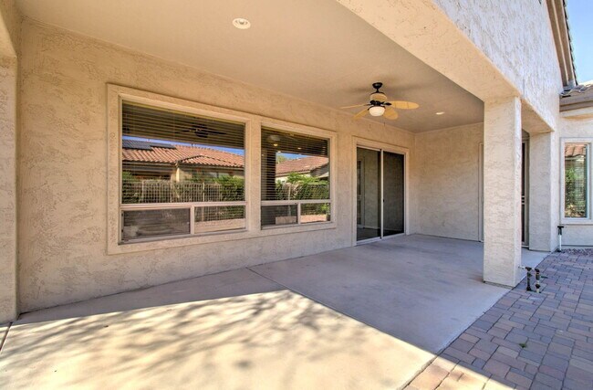 Building Photo - 4120 E Donato Dr