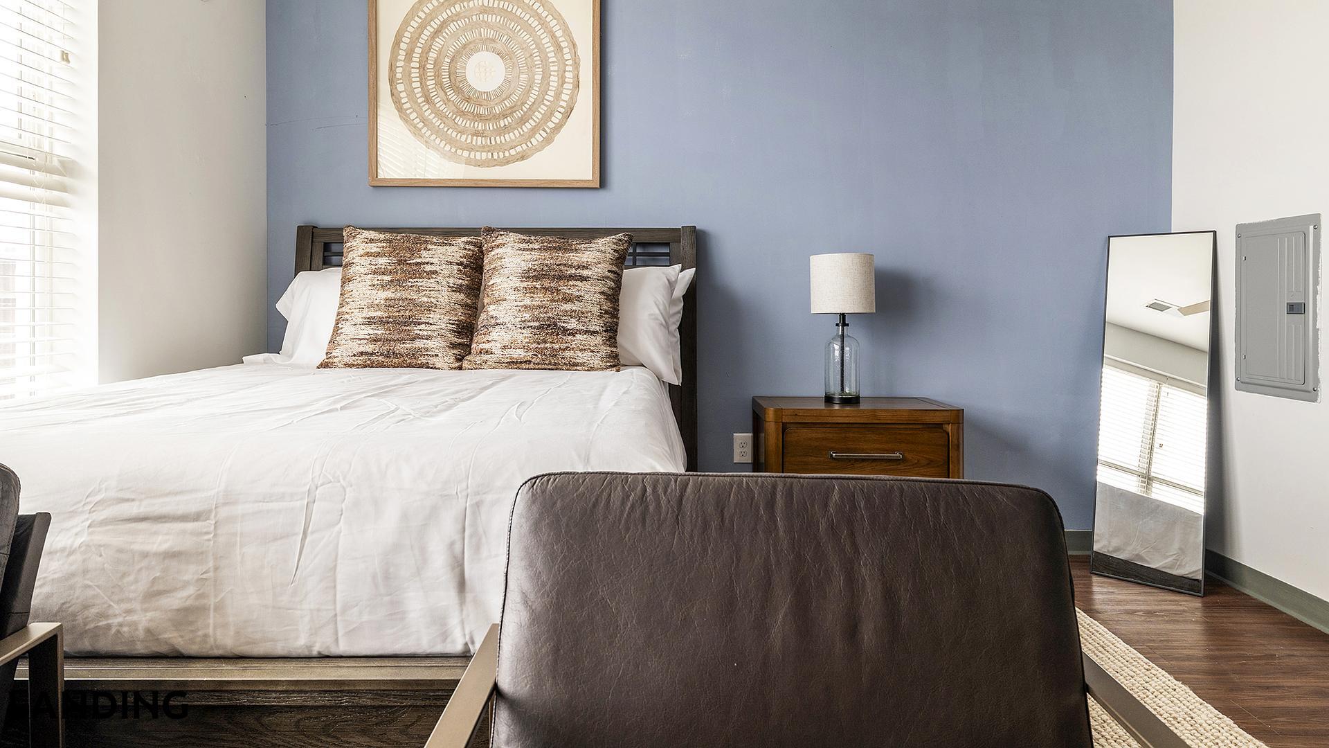 Building Photo - 302 13th St S