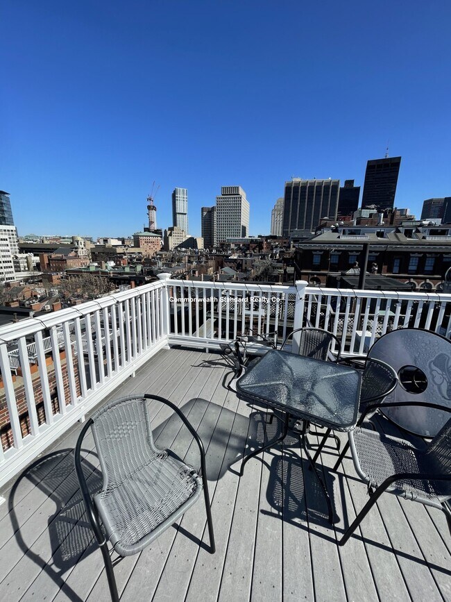 Building Photo - 15 Revere St