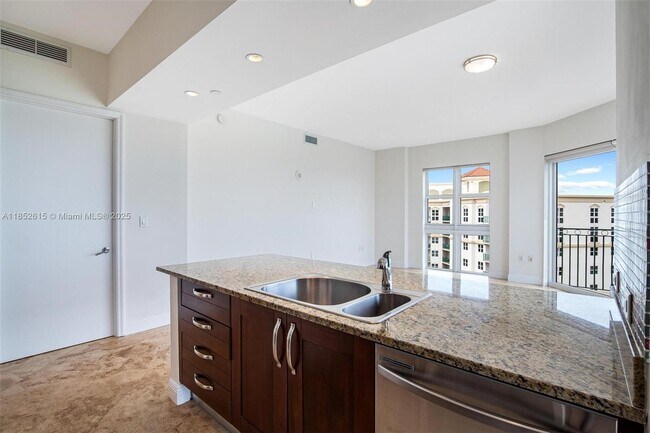 Building Photo - 20000 E Country Club Dr