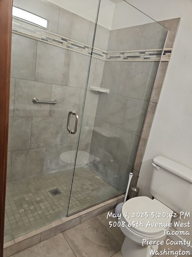 Building Photo - University Place Custom Rambler home for R...