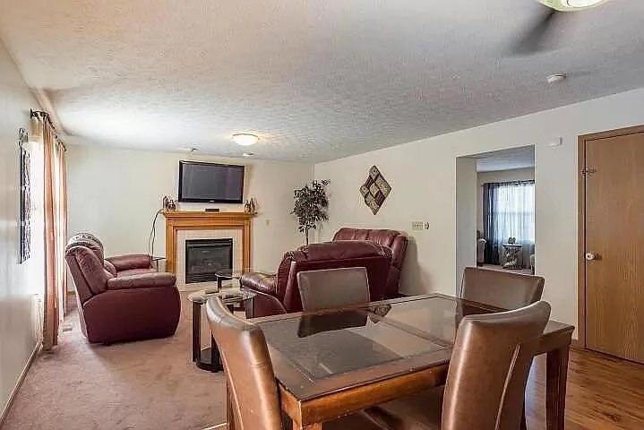 Building Photo - 7855 Fairfax Loop Dr