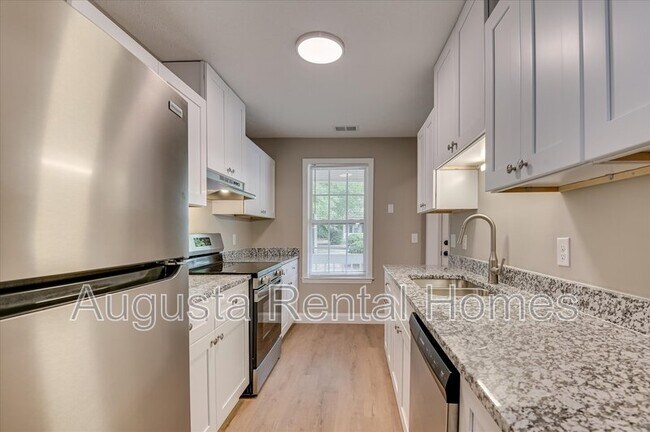 Building Photo - 111 Kelly Dr