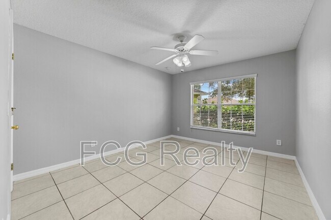 Building Photo - 3028 Sandstone Cir