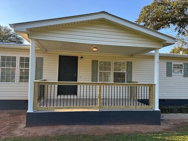 Building Photo - 38 Shuford St