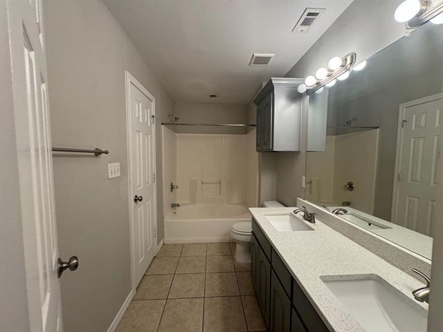 Building Photo - 4000 Cottage Park Ct