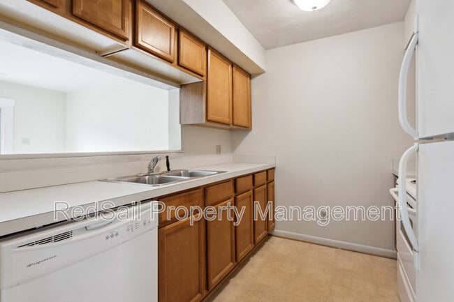 Building Photo - 3823 Staffordshire Ln