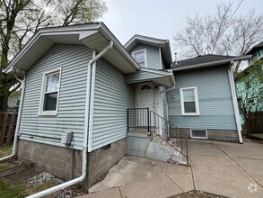 Building Photo - RI Duplex