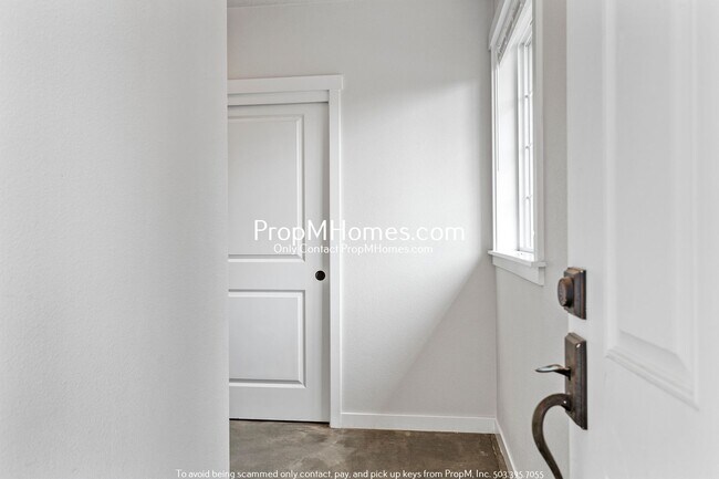 Building Photo - Vibrant Four-Bedroom Country Retreat with ...