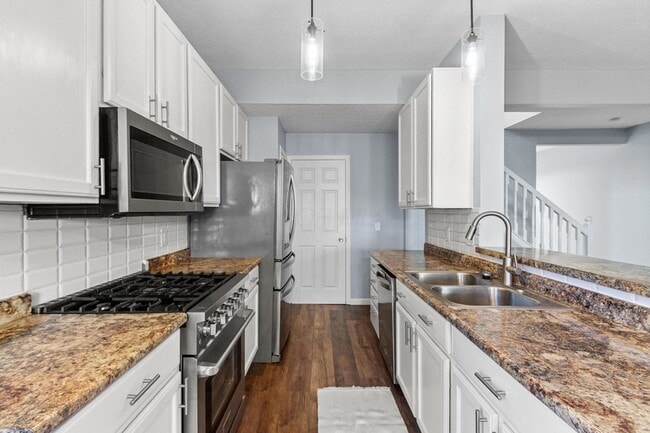 Building Photo - 6140 Ashtead Dr