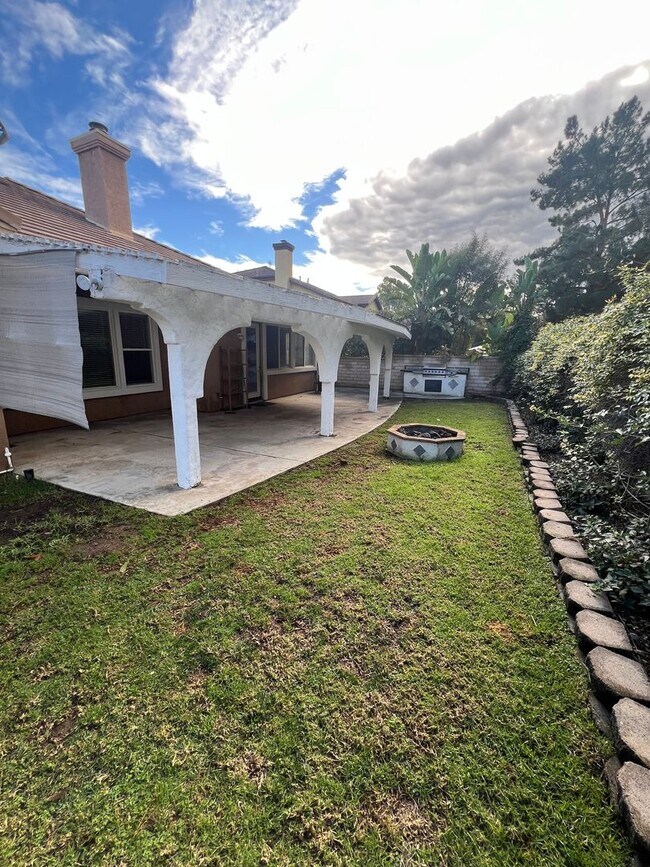 Building Photo - 4420 Putting Green Dr