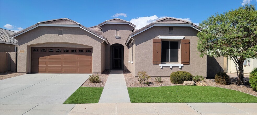 Building Photo - 3012 E Quenton St