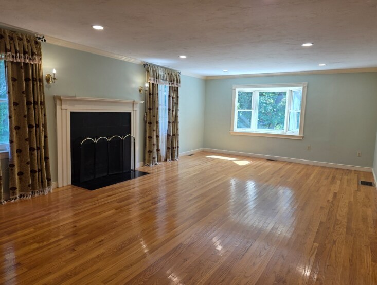 Building Photo - 9 Gennaro Cir