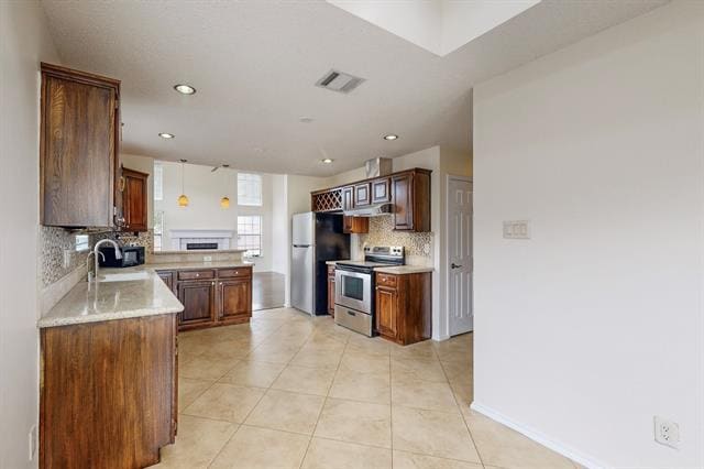 Building Photo - 719 Woodlake Dr
