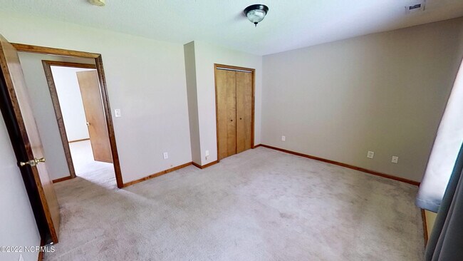Building Photo - 1043 Shirley Dr