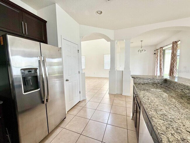 Building Photo - 7127 Nightshade Dr